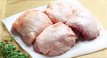 Organic (Halal) Chicken (Malaysia) Thigh (Bone in/Skin On), 500g pack (3-4 pcs), frozen