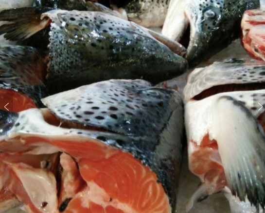 Salmon Head, 2 Whole Heads split (4 pces)/pack (1150-1300g), frozen